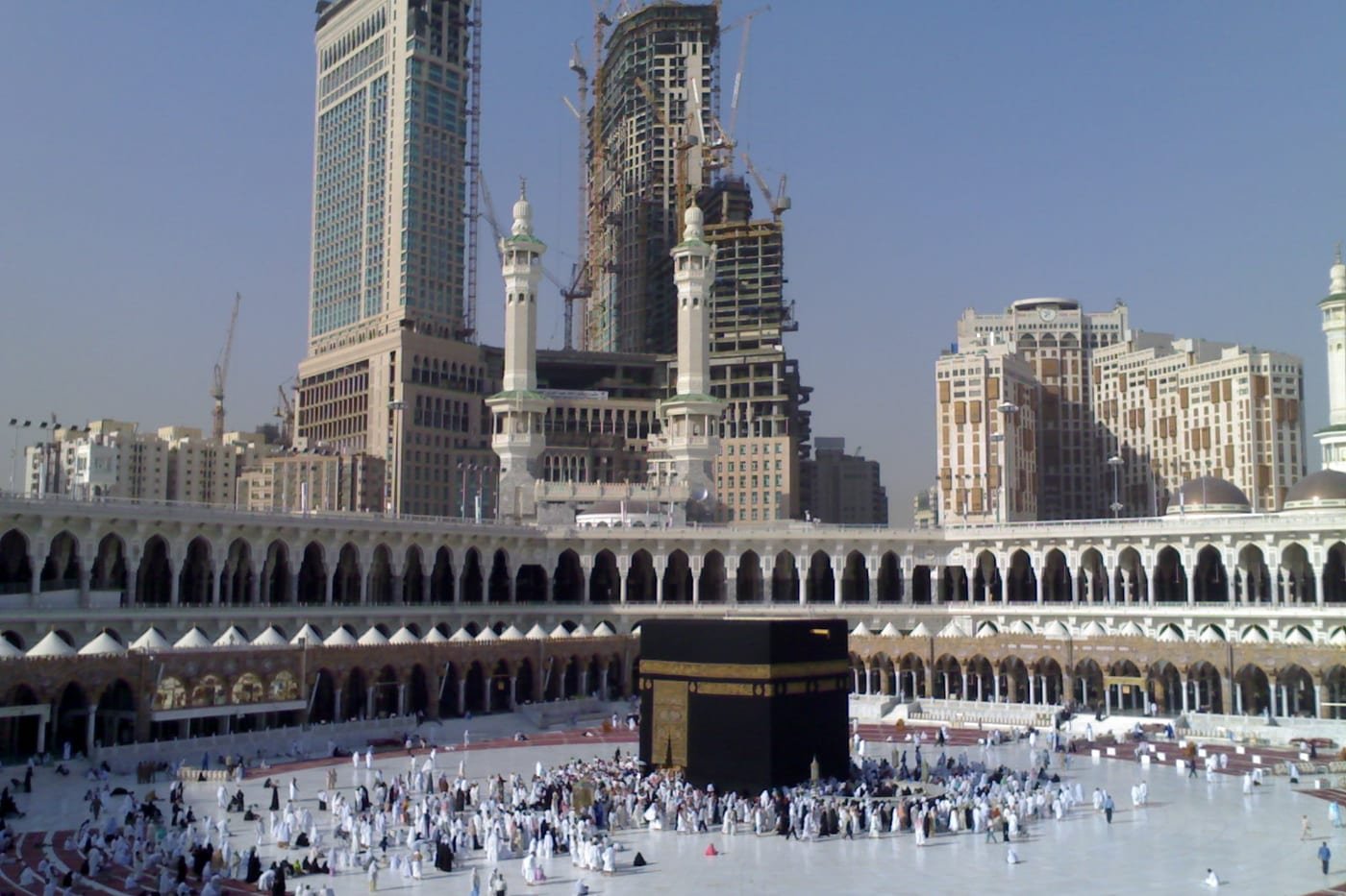 Mescid-i Haram avlusu ve Kâbe