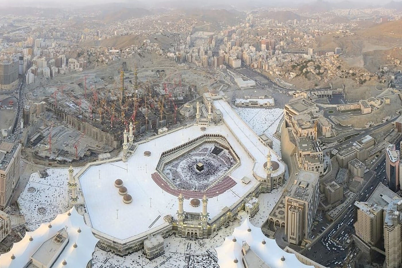Mescid-i Haram ve Kâbe kuşbakışı